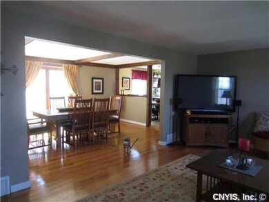 Living Room. Large living room ideal for entertain