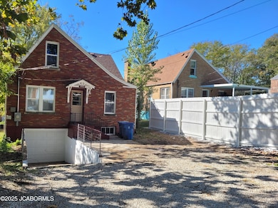 1403 E Mccarty St, Jefferson City, MO 65101 - photo 3