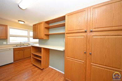 1533 SW 23rd Park, Topeka, KS 66611 - photo 6