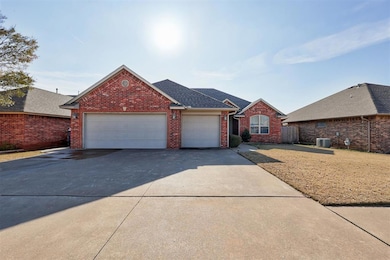 11720 SW 18th St, Yukon, OK 73099 - photo 2