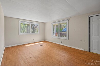 126 Leslie Way, Hendersonville, NC 28792 - photo 7