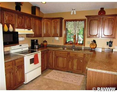 3215 Leslie Ln, Eau Claire, WI 54703 - photo 3