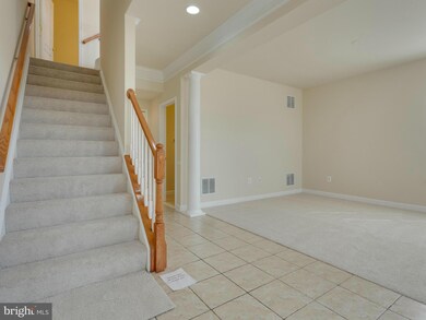 721 Chevington Ct, Woodbridge, VA 22191 - photo 3