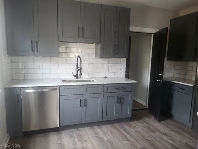 3424 Beechwood Ave, Cleveland, OH 44118 - photo 4