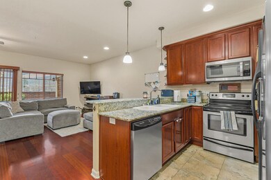 1710SESoftwoodWay-003