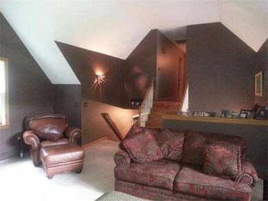 8 Crestview Dr, Mendon, MA 01756 - photo 5