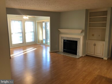 12008 Ridge Knoll Dr unit 506A, Fairfax, VA 22033 - photo 3