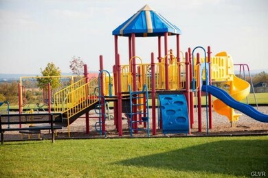 2628 English Ivy Rd unit 213, Nazareth, PA 18064 - photo 5