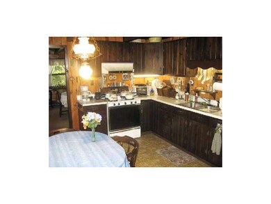 Kitchen. Efficient eat-in kitchen...