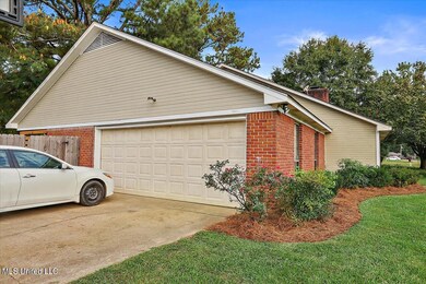 04-261 Riverbend Dr