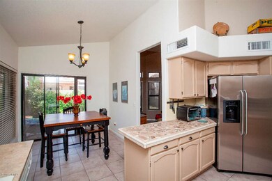 Eat-in Kitchen