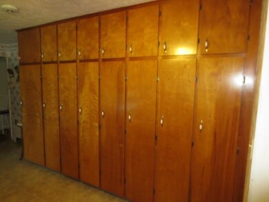 Kitchen tons of cabinet space
