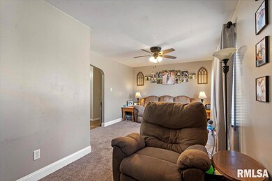 105 2nd Cross St, Mechanicsburg, IL 62545 - photo 6