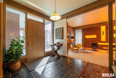 314 Pulaski St, Lincoln, IL 62656 - photo 4