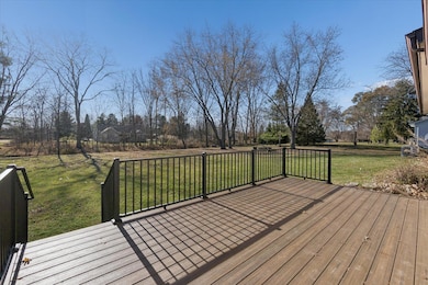 122 Edgemont Dr, Howell, MI 48855 - photo 7