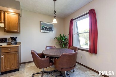 2035 E 38th Street Place unit 6, Davenport, IA 52807 - photo 7