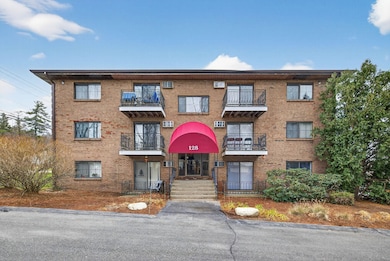 128 Mammoth Rd unit 122, Hooksett, NH 03106 - photo 2