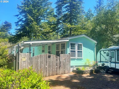 221 Azalea St, Florence, OR 97439 - photo 2