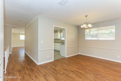 021-photo-dining-room-12045594