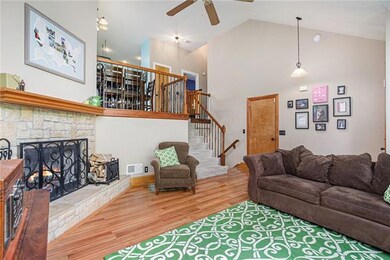 5201 Lakecrest Dr, Shawnee, KS 66218 - photo 6