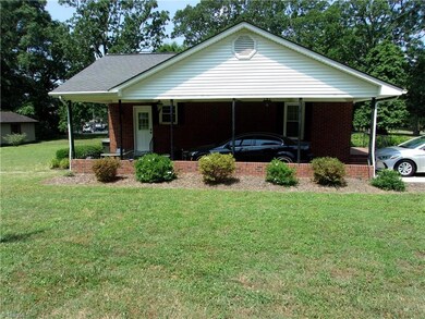 401 Mcknight St, Asheboro, NC 27203 - photo 3