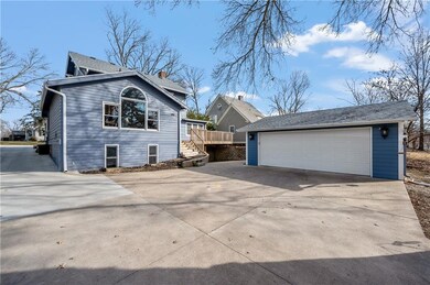 721 W 9th St S, Newton, IA 50208 - photo 2