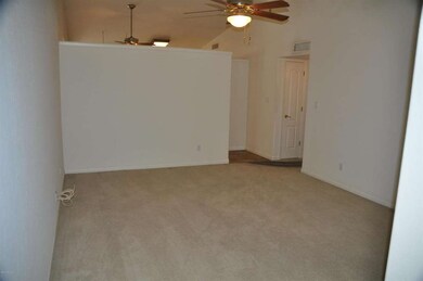 3115 N. Sycamore 006