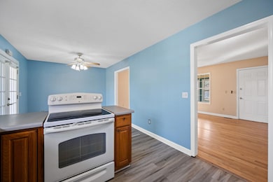 302 Ridgecrest Dr, La Fayette, GA 30728 - photo 5