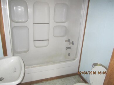 1816 W 4th St, Davenport, IA 52802 - photo 5