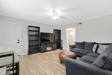 1540 E El Parque Dr-6