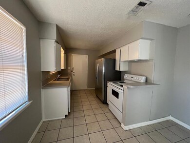 2110 Mccormick St, Denton, TX 76205 - photo 2