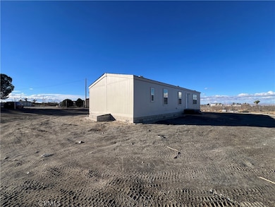 4223 Nyack Rd, Phelan, CA 92371 - photo 7