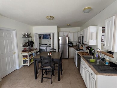 70 1/2 Lock St unit 70H, Nashua, NH 03064 - photo 3