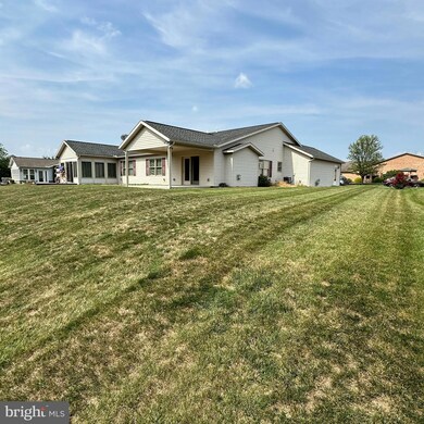 242 Matthew Dr, Chambersburg, PA 17201 - photo 5