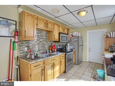 1347A N 10th St, Reading, PA 19604 - photo 5