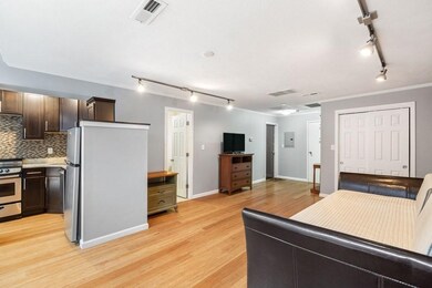 386 Commercial St unit 2B, Boston, MA 02109 - photo 6