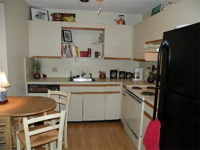 1029 Pleasant St unit 40, Worcester, MA 01602 - photo 3