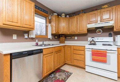 4231 NE 34th St, Des Moines, IA 50317 - photo 5