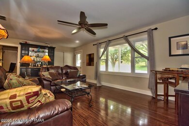 305 Camelot Dr, Stroudsburg, PA 18360 - photo 6