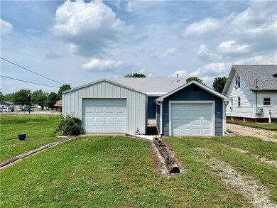 913 Dewitt Ave, Mattoon, IL 61938 - photo 4