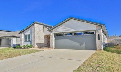 14246 Wonder Lake Ln, Shenandoah, TX 77384 - photo 2