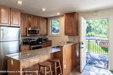 Kitchen/Entry