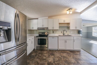 7467 Thompson Road, Long Beach