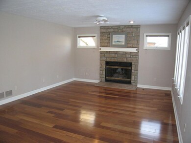 1608 Barrington Rd, Columbus, OH 43221 - photo 6