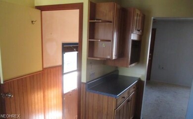 319 Gayle Dr, Sheffield Lake, OH 44054 - photo 5