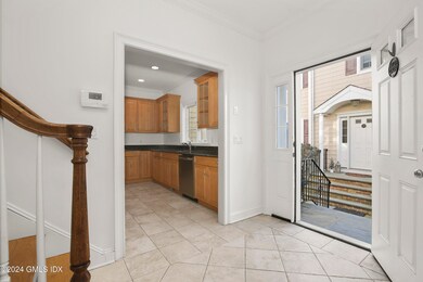 2 1/2 Cos Cob Ave unit R, Cos Cob, CT 06807 - photo 3