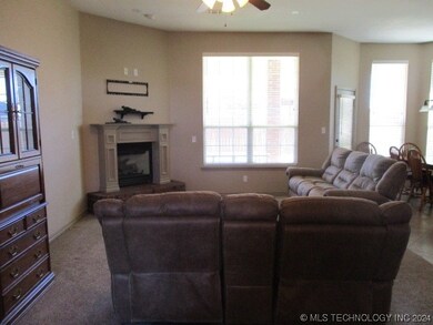 1810 Kaydence Dr, Ardmore, OK 73401 - photo 6