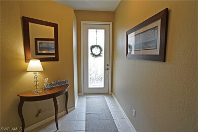 Foyer w/Leaded Glass Front Door