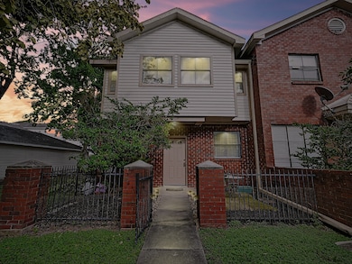 1103 Dulles Ave unit 304, Stafford, TX 77477 - photo 2