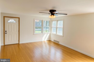 816 Margaret St, Reading, PA 19611 - photo 2